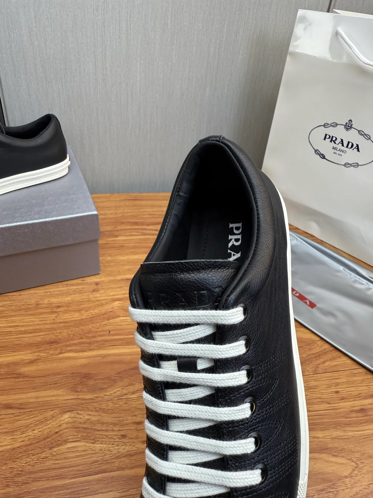 Men's shoes 560💰 [PRADA] Men's shoes are popular in the counter, the official website is synchronized, high-quality shipments ✔️Original cowhide + cowhide lining, 1🆚1 replica, original sole, 38-45 (45 customized, non-refundable)